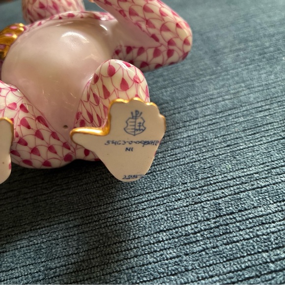 Herend gorilla fishnet raspberry pink 5463 - Picture 7 of 7